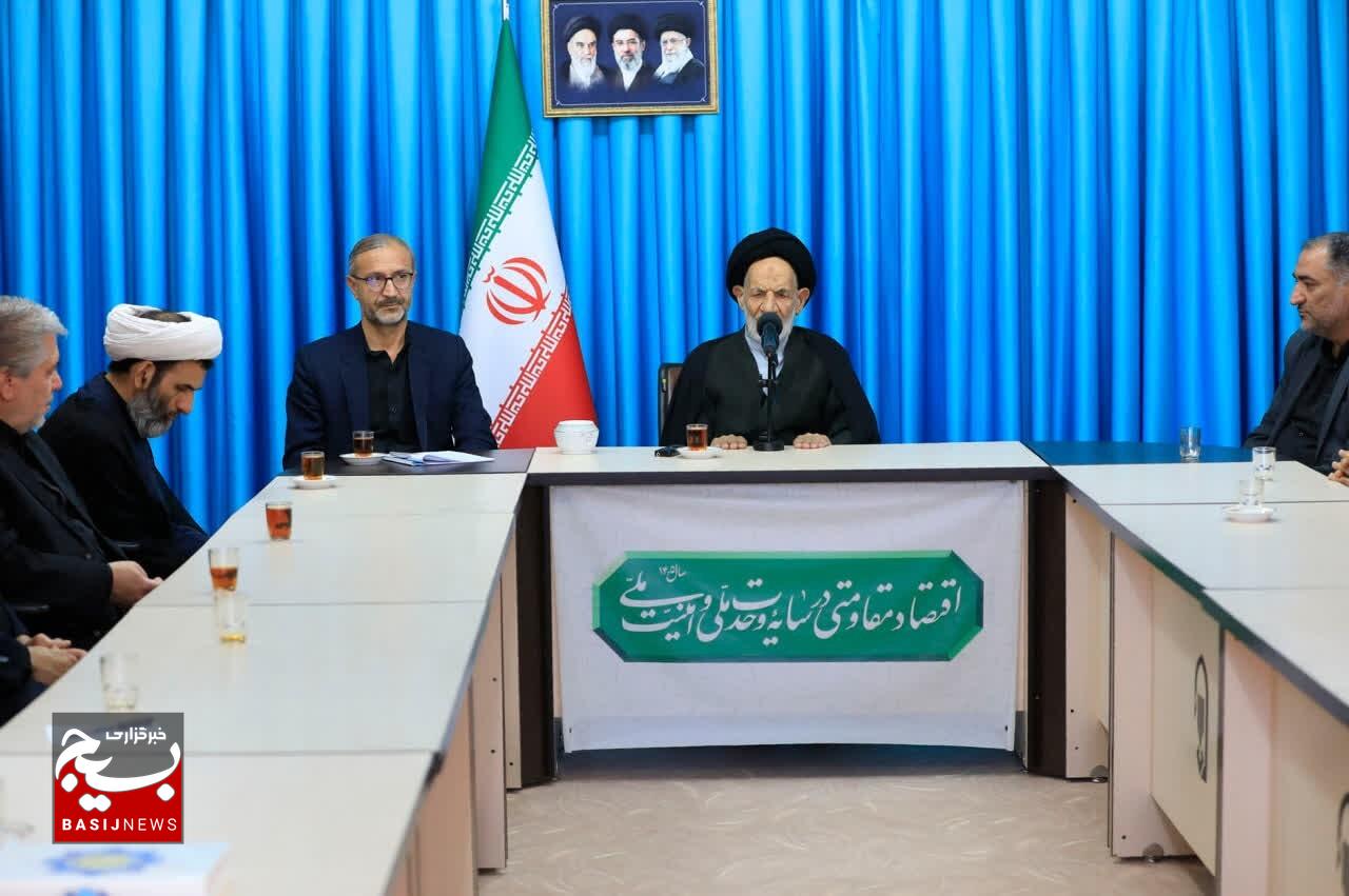 دشمن برای سلطه بر ملتها به دنبال خروج جامعه از مدار قانون است دشمن برای سلطه بر ملتها به دنبال خروج جامعه از مدار قانون است