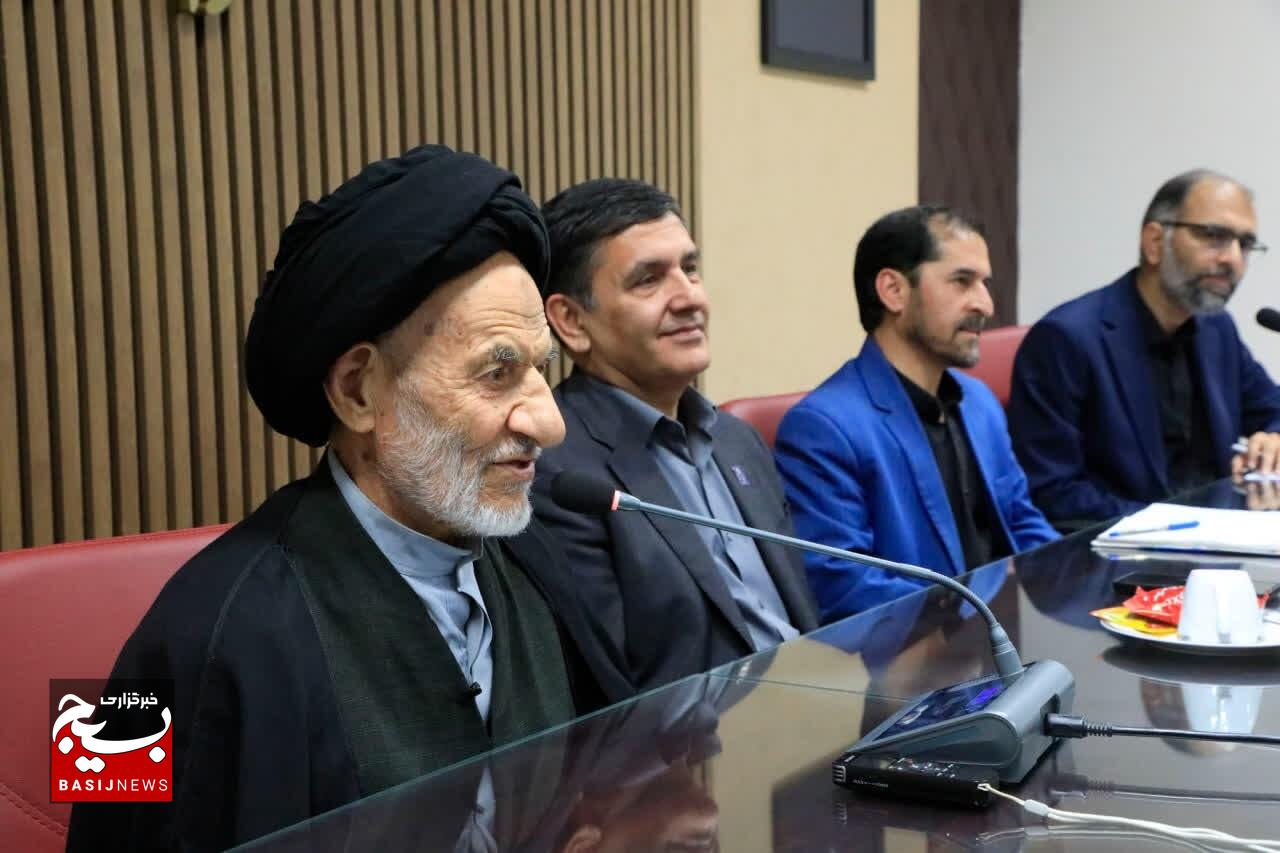 شهید چمران نمونهای از شخصیت متفکر بسیجی بود شهید چمران نمونهای از شخصیت متفکر بسیجی بود