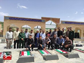 آیین غبارروبی و گلباران مزار مطهر شهدا
