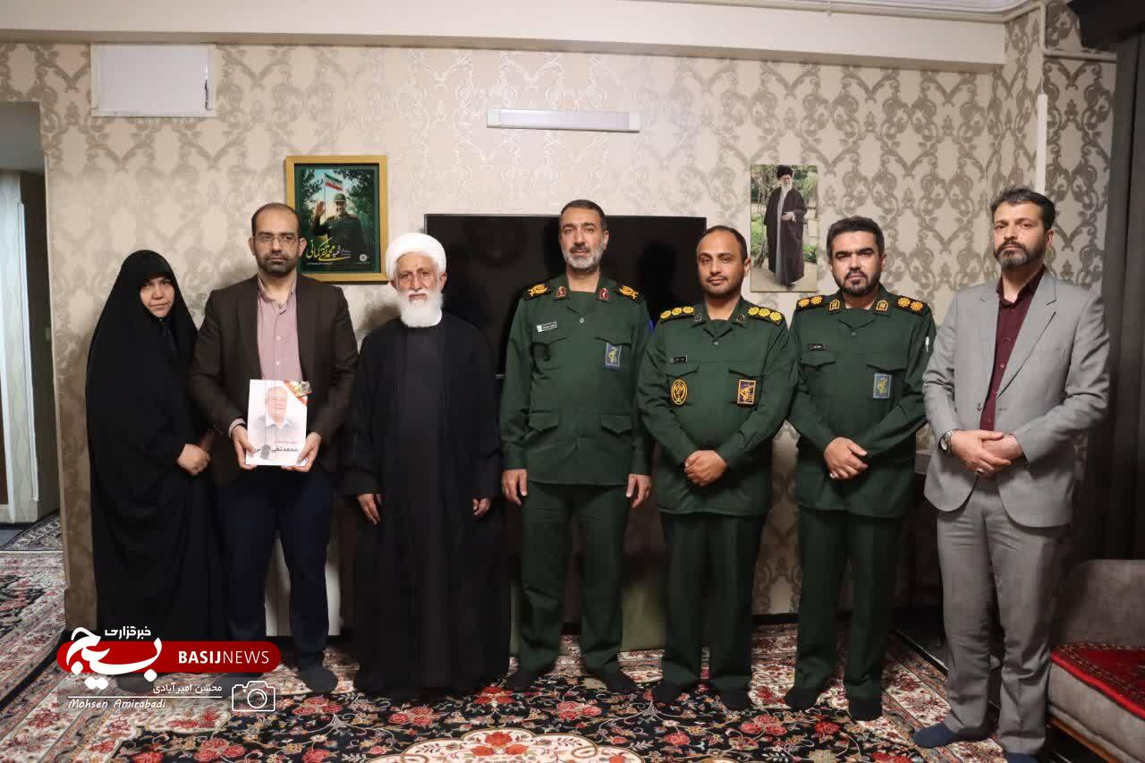 دیدار سردار عمومهدی با خانواده معظم شهدا دیدار سردار عمومهدی با خانواده معظم شهدا