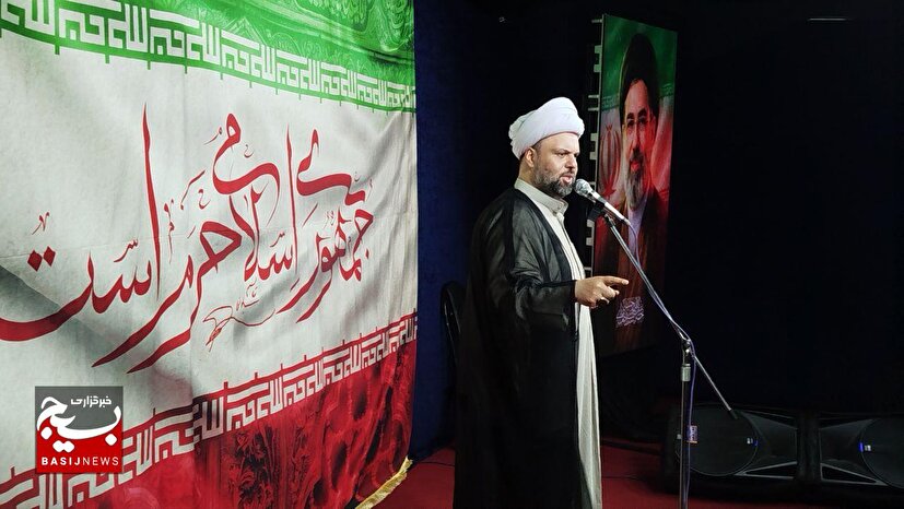 اتحاد رمز پیروزی ملت  ایران است