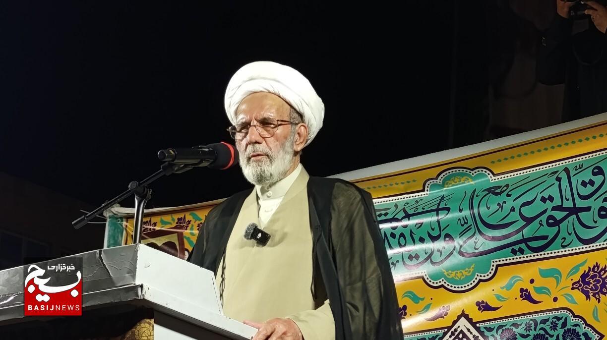 حرف اول و آخر را رهبری می‌زند