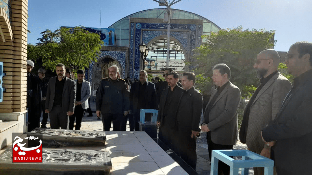 برگزاری آیین عطر‌افشانی گلزار شهدای خلیل‌آباد در نخستین روز هفته قوه قضائیه