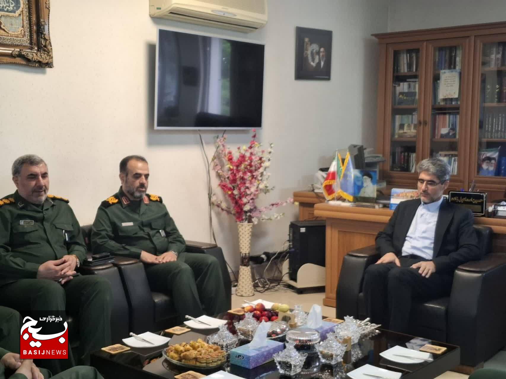 دیدار فرمانده سپاه قدس با مسئولان قضایی استان گیلان دیدار فرمانده سپاه قدس با مسئولان قضایی استان گیلان