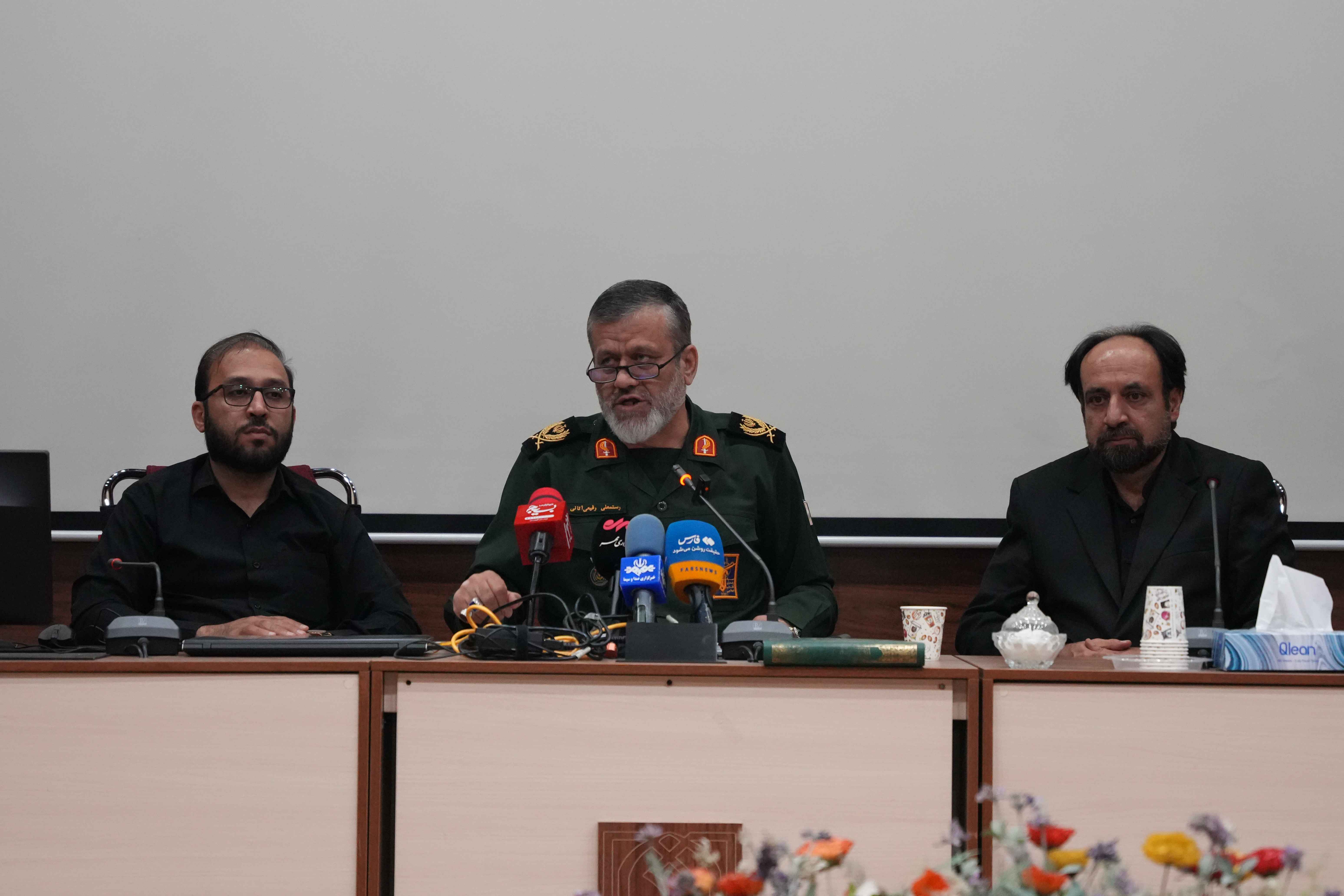 رسانهها پیامآور وحدت ملی در تشییع امام شهید باشند/ قزوین برای میزبانی از ۲۰ هزار زائر و اعزام دهها هزار نفر به تهران آماده است رسانهها پیامآور وحدت ملی در تشییع امام شهید باشند/ قزوین برای میزبانی از ۲۰ هزار زائر و اعزام دهها هزار نفر به تهران آماده است