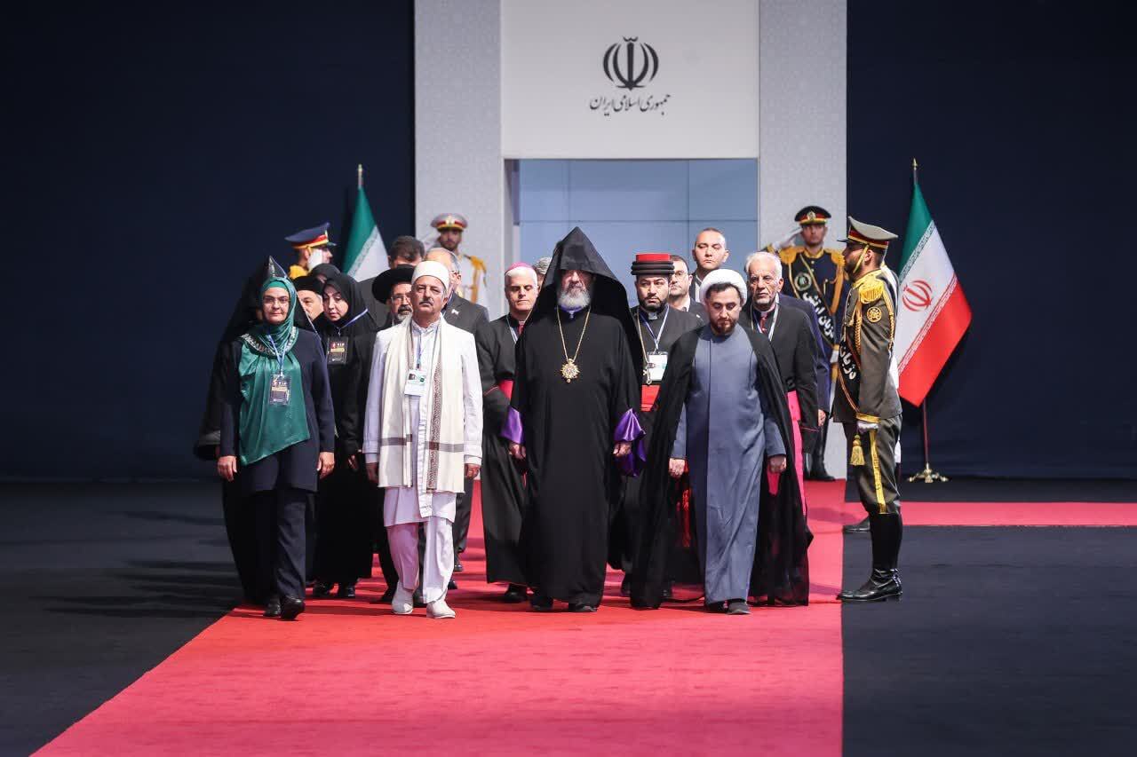 میثاق جهانی با رهبر شهید ایران