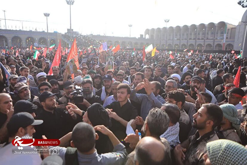 تصاویر اختصاصی بسیج از وداع با پیکر مطهر قائد شهید امت (بخش دوم)