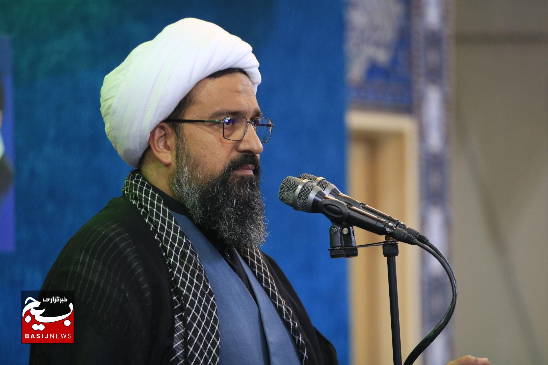میراث امام شهید «حضور مردم در صحنه» است میراث امام شهید «حضور مردم در صحنه» است