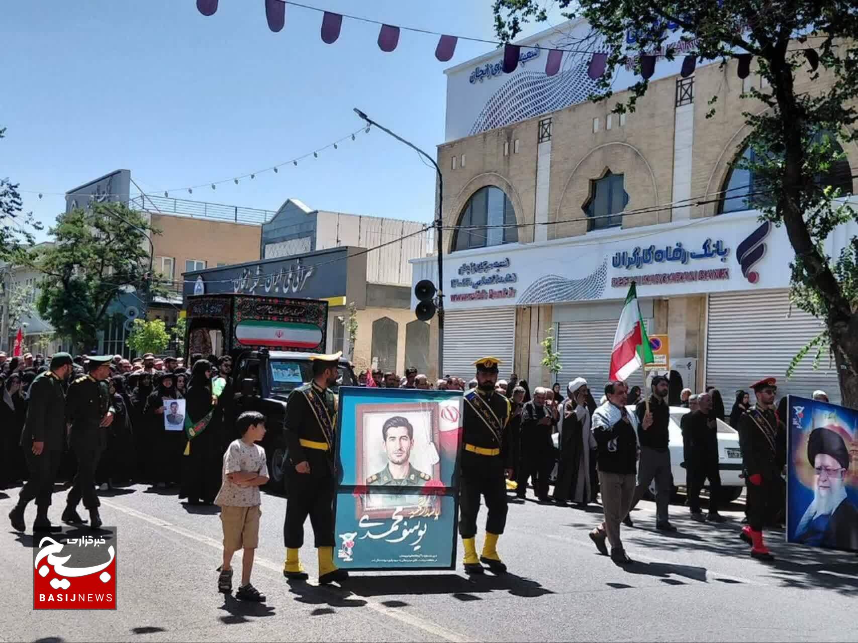مراسم تشییع پیکر شهید پاسدار سرهنگ دوم یوسف محمدی مراسم تشییع پیکر شهید پاسدار سرهنگ دوم یوسف محمدی
