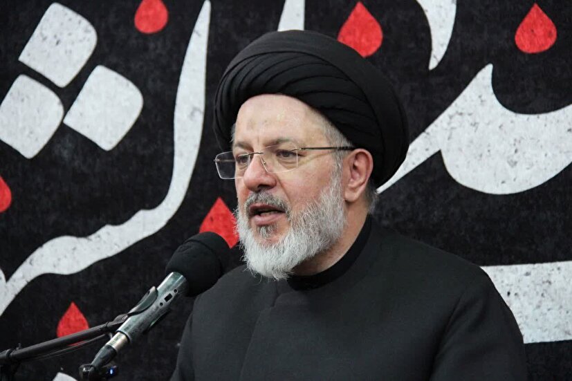 برگزاری ویژه برنامه بیاد علمدار در یادبود قائد شهید امت در آستان مقدس امامزاده سیدحمزه(ع) تبریز