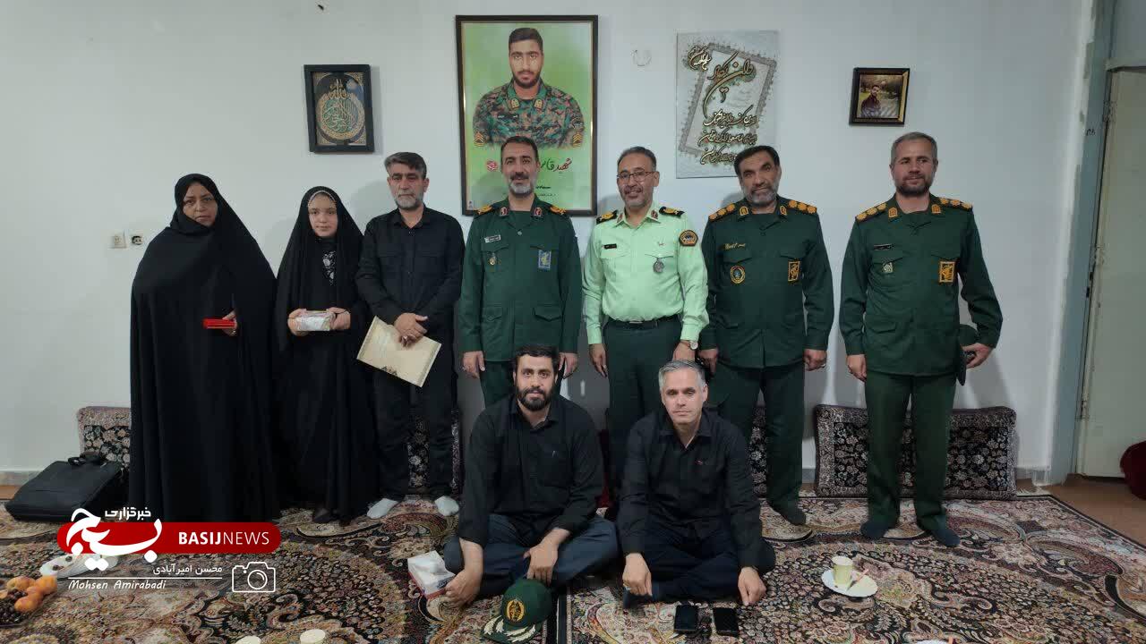 دیدار فرمانده سپاه حضرت روحالله استان مرکزی با خانواده شهیدان قاسم عزیزی و محمدعلی محرابی دیدار فرمانده سپاه حضرت روحالله استان مرکزی با خانواده شهیدان قاسم عزیزی و محمدعلی محرابی