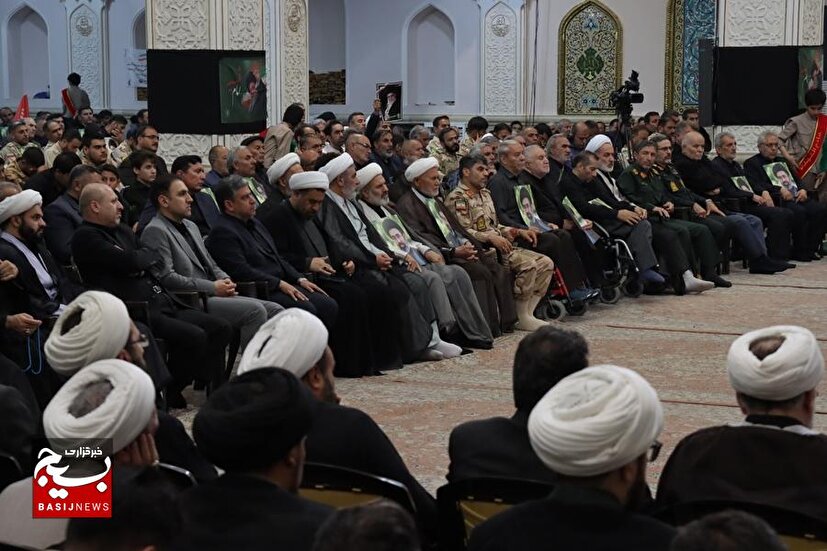 برگزاری مراسم گرامیداشت قائد شهید امت و خانواده محترم ایشان در مصلای اردبیل