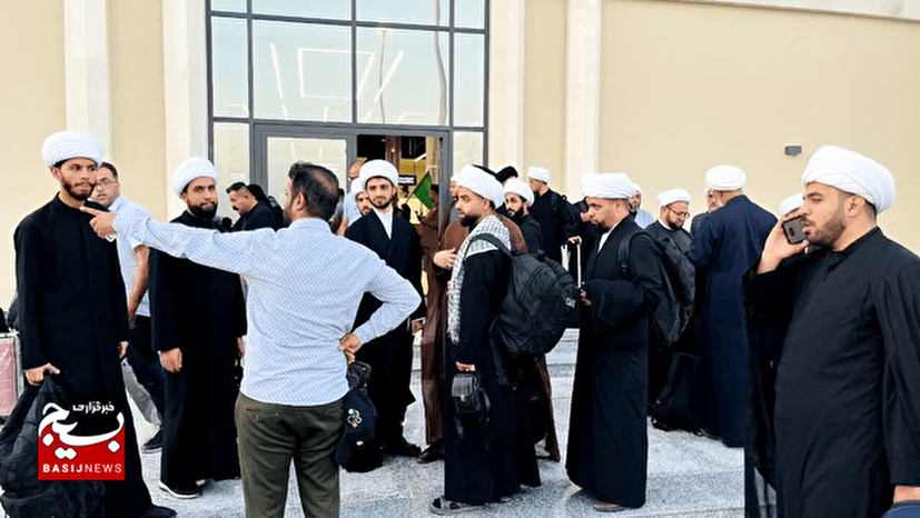 نخستین گروه مبلغان بین‌المللی اربعین از مرز شلمچه راهی عراق شد