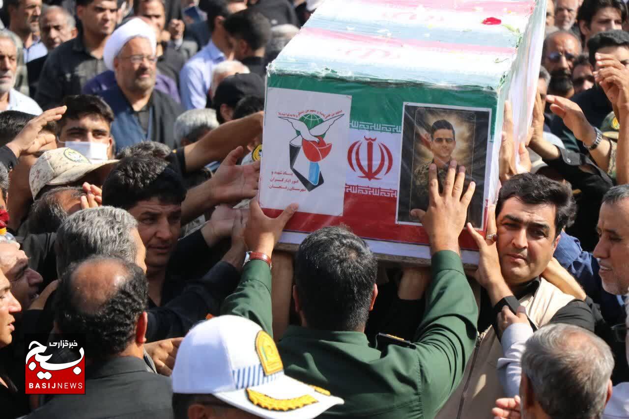تشییع پیکر مطهر سه شهید مدافع وطن در رفسنجان