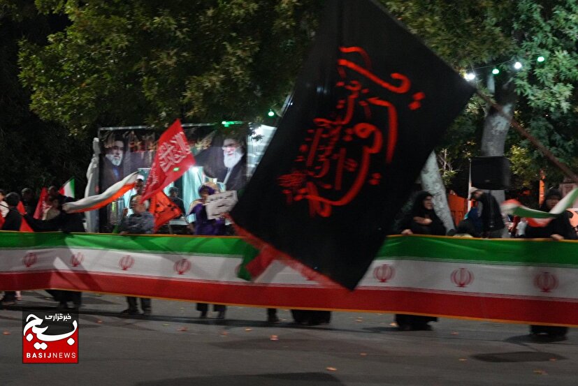 بر عهدی که بستیم هستیم...