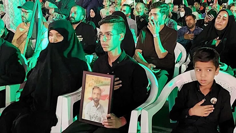 تجلیل از ستون‌های خاموش دفاع مقدس/ خانواده‌های شهدا، شریک افتخار دفاع مقدس
