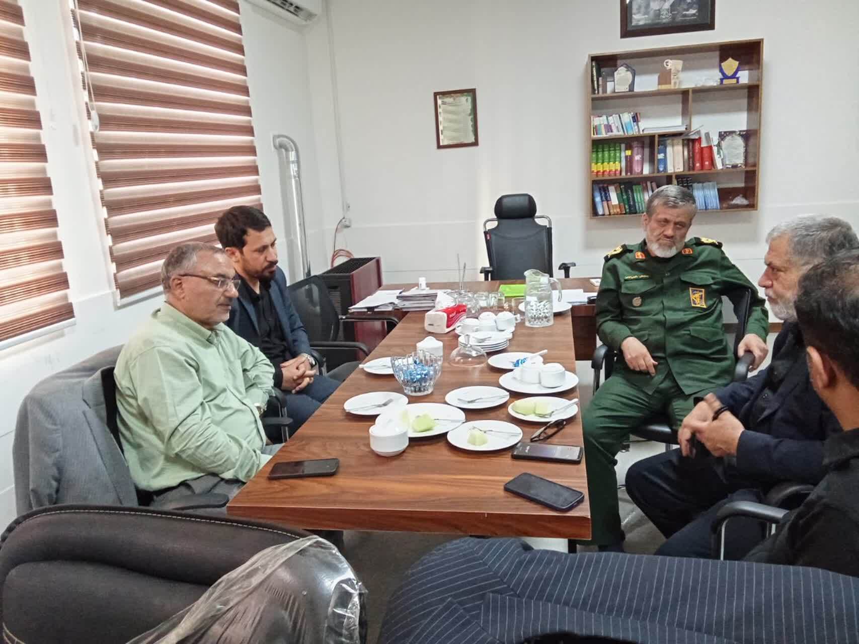 بازدید فرماندهان ارشد سپاه از دبیرخانه مردمی جهاد حقوقی قزوین بازدید فرماندهان ارشد سپاه از دبیرخانه مردمی جهاد حقوقی قزوین