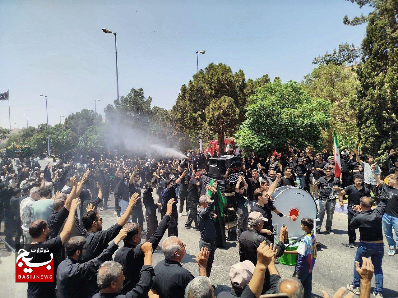 اجتماع بزرگ عزاداران حسینی در میدان تاسوعا شهر بهارستان