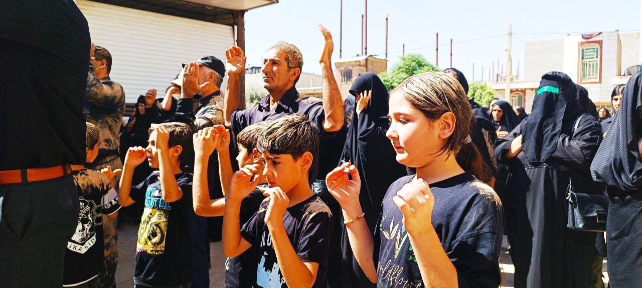 طنین «یا حسین» در قلب لرستان؛ از طفل شیرخواره تا پیران کهن‌سال/ وقتی شش‌ماهه‌های لرستان هم‌نوای زینب می‌شوند