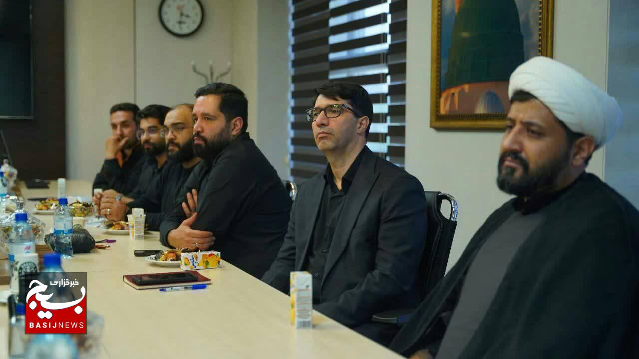 برگزاری سومین جلسه ستاد مراسم وداع و تشییع پیکر مطهر رهبر شهید امت برگزاری سومین جلسه ستاد مراسم وداع و تشییع پیکر مطهر رهبر شهید امت