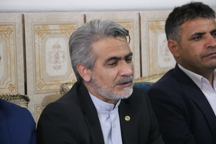 تجلیل  رئیس مرکز وکلای قوه قضائیه استان از خانواده‌های شهدای جنگ رمضان