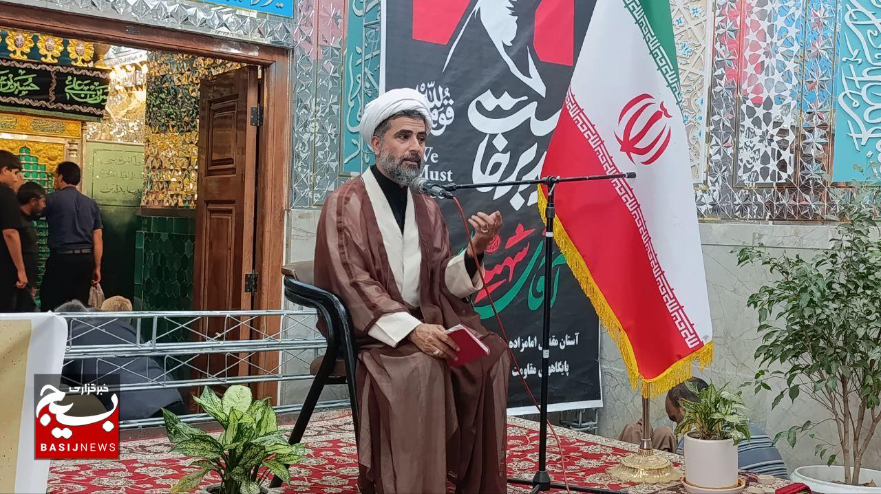 خطرناک‌تر از قاتلان، تحریف‌کنندگان اهداف حسین(ع) هستند