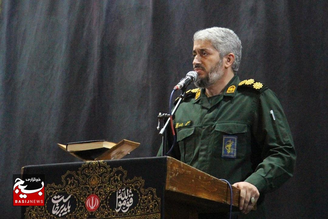 ولایت فقیه ایران را از دوران تحقیر و وابستگی به عزت و اقتدار رساند