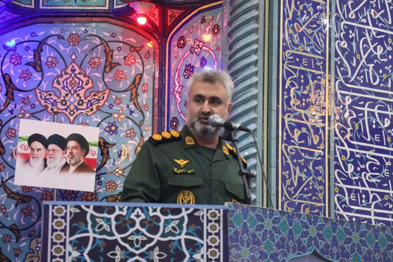 حضور در خیابان تکلیف امروز برای یاری امام زمان(عج) است حضور در خیابان تکلیف امروز برای یاری امام زمان(عج) است