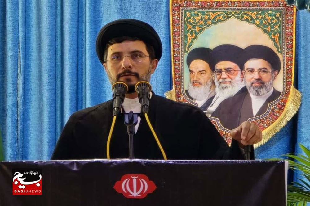 دشمن به دنبال شکستن وحدت ملی است