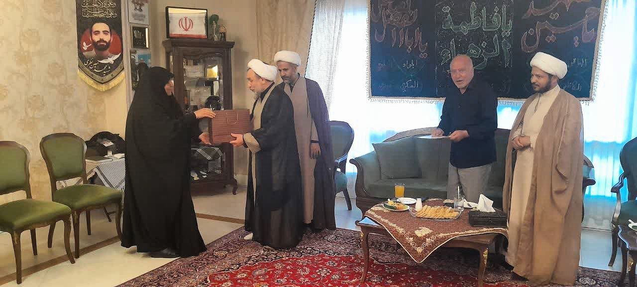 تجلیل مسئول سازمان بسیج طلاب کشور از خانواده طلبه شهید محمدمعین نظری