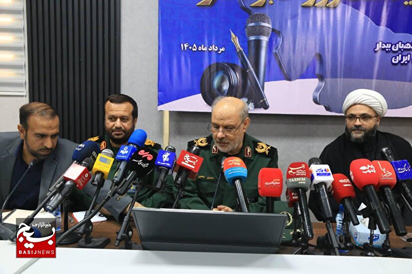 «تکریم مروجان حقیقت؛ سخنگوی سپاه از نقش استراتژیک رسانه‌های هرمزگان قدردانی کرد»