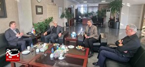 استاندار بوشهر در نشست با معاون وزیر راه و شهرسازی و مدیرعامل شرکت فرودگاه‌ها و ناوبری هوایی ایران بر تقویت زیرساخت‌های فرودگاهی و افزایش و تثبیت پروازها تاکید کرد