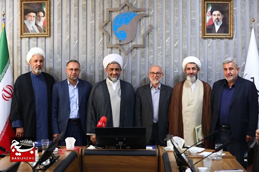 آیین تکریم و معارفه مسئول دفتر نمایندگی ولی فقیه در دانشگاه جامع انقلاب اسلامی و سازمان بسیج اساتید