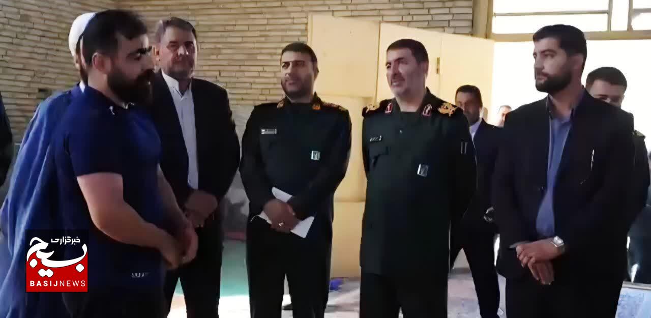  فرمانده سپاه فتح پای صحبت ورزشکار و قهرمانان پاتاوه نشست