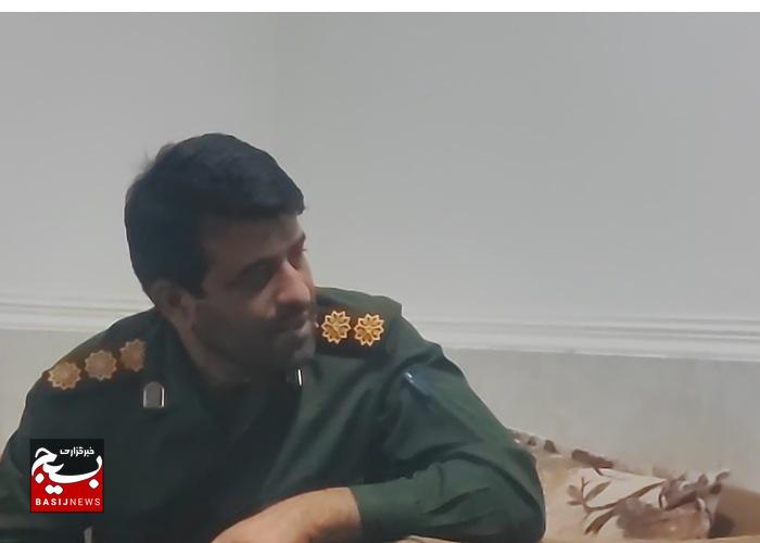 دیدار جمعی از مسئولان گناوه با آزادگان سرافراز در منازل آنان