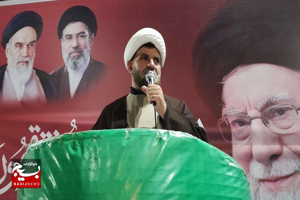 جامعه اسلامی موظف به ایستادگی صلابت‌مند در برابر تهدیدها است