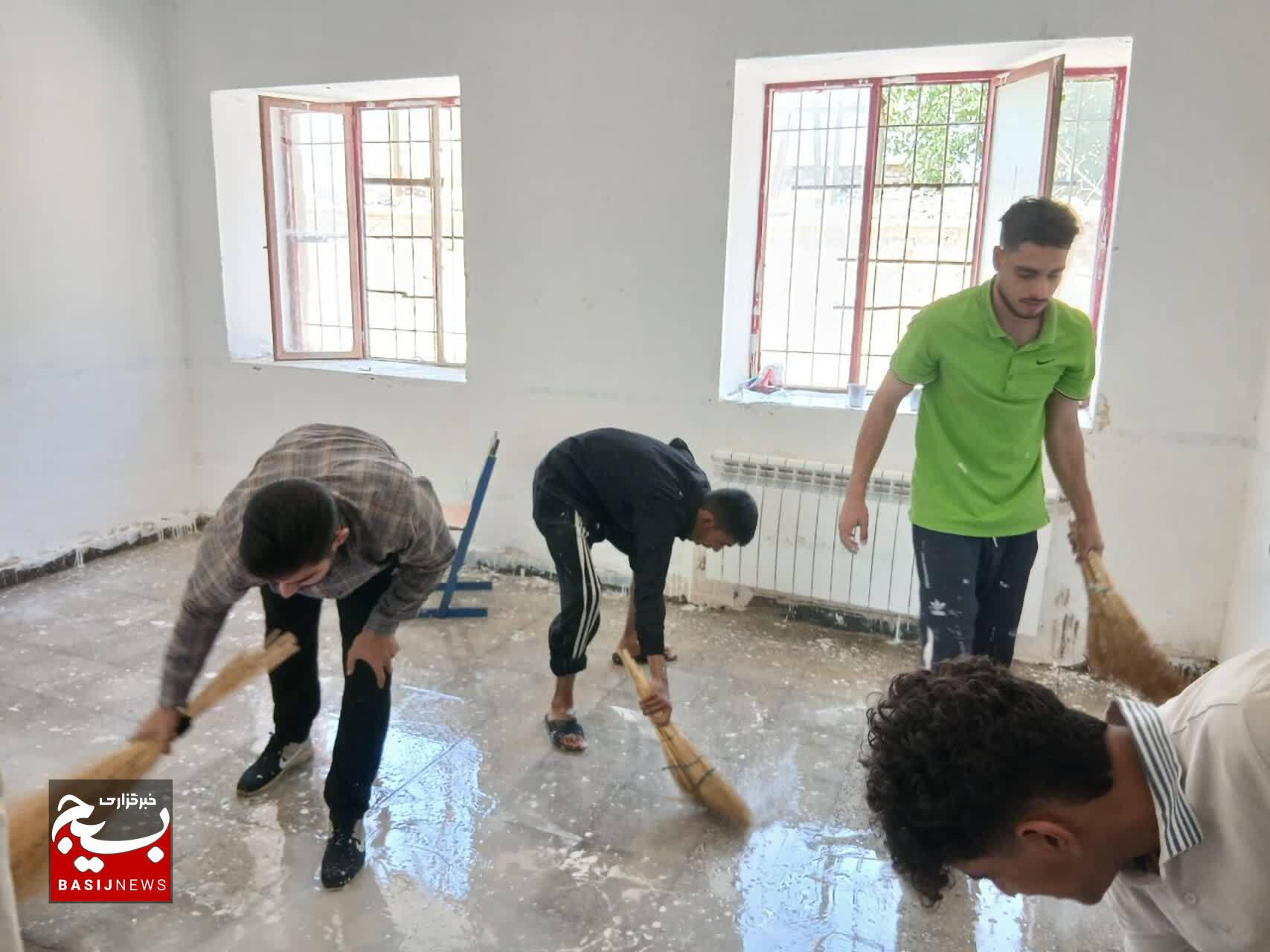 اردوهای جهادی پیام نور لرستان؛ از رنگ‌آمیزی ۳ مدرسه در سلسله تا خدمت‌رسانی ۵۰ دانشجو