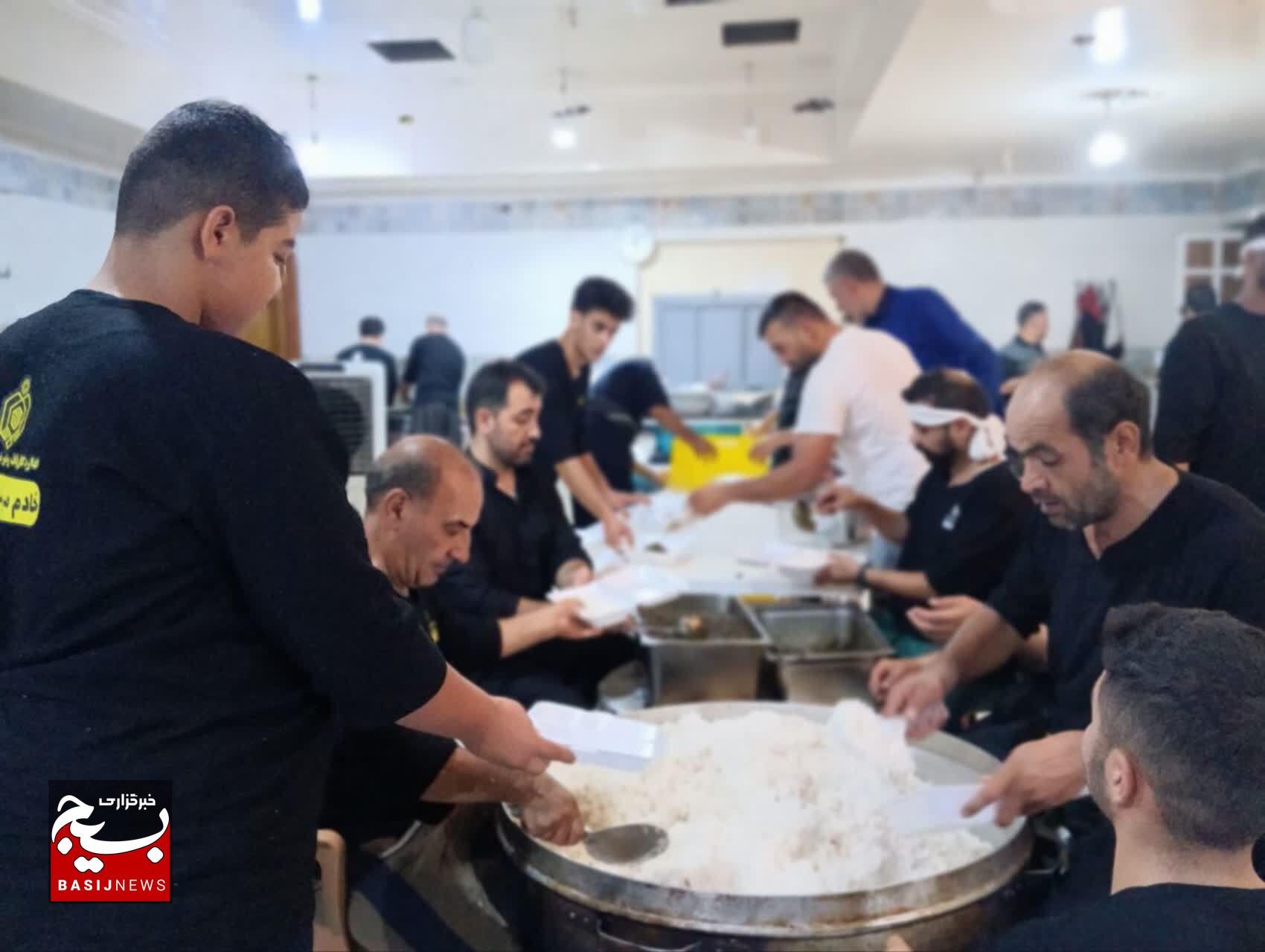 خدمت رسانی ۳۵۰ موکب اوقاف با مشارکت ۷ هزار خادم داوطلب به زائران در مسیر اربعین
