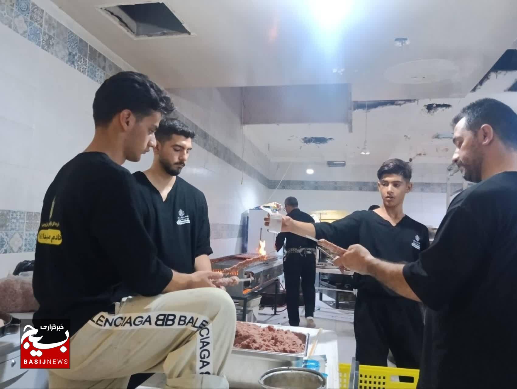 خدمت رسانی ۳۵۰ موکب اوقاف با مشارکت ۷ هزار خادم داوطلب به زائران در مسیر اربعین