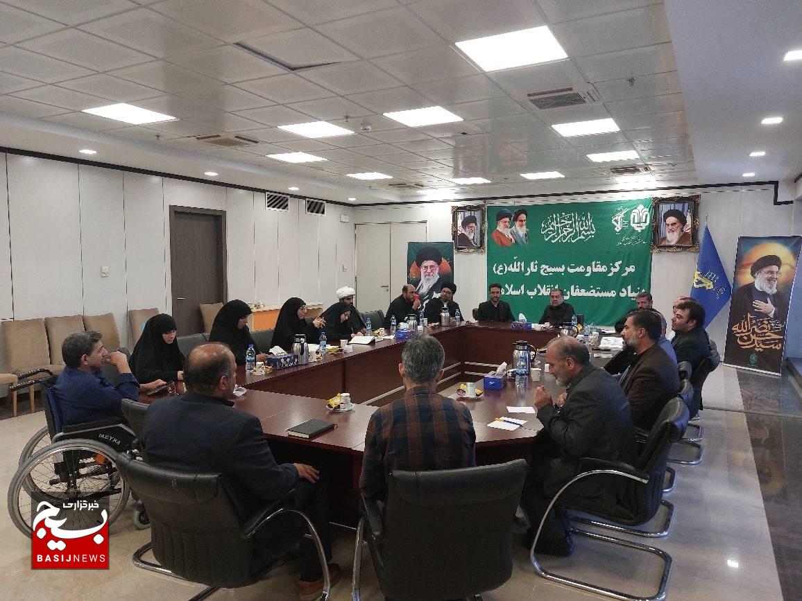 نشست همافزایی رابطین عقیدتی و سیاسی پایگاه های تابعه در مسیر هدف نشست همافزایی رابطین عقیدتی و سیاسی پایگاه های تابعه در مسیر هدف