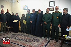 دیدار فرمانده سپاه انصارالحسین(ع) همدان با خانواده شهیدان سرابی