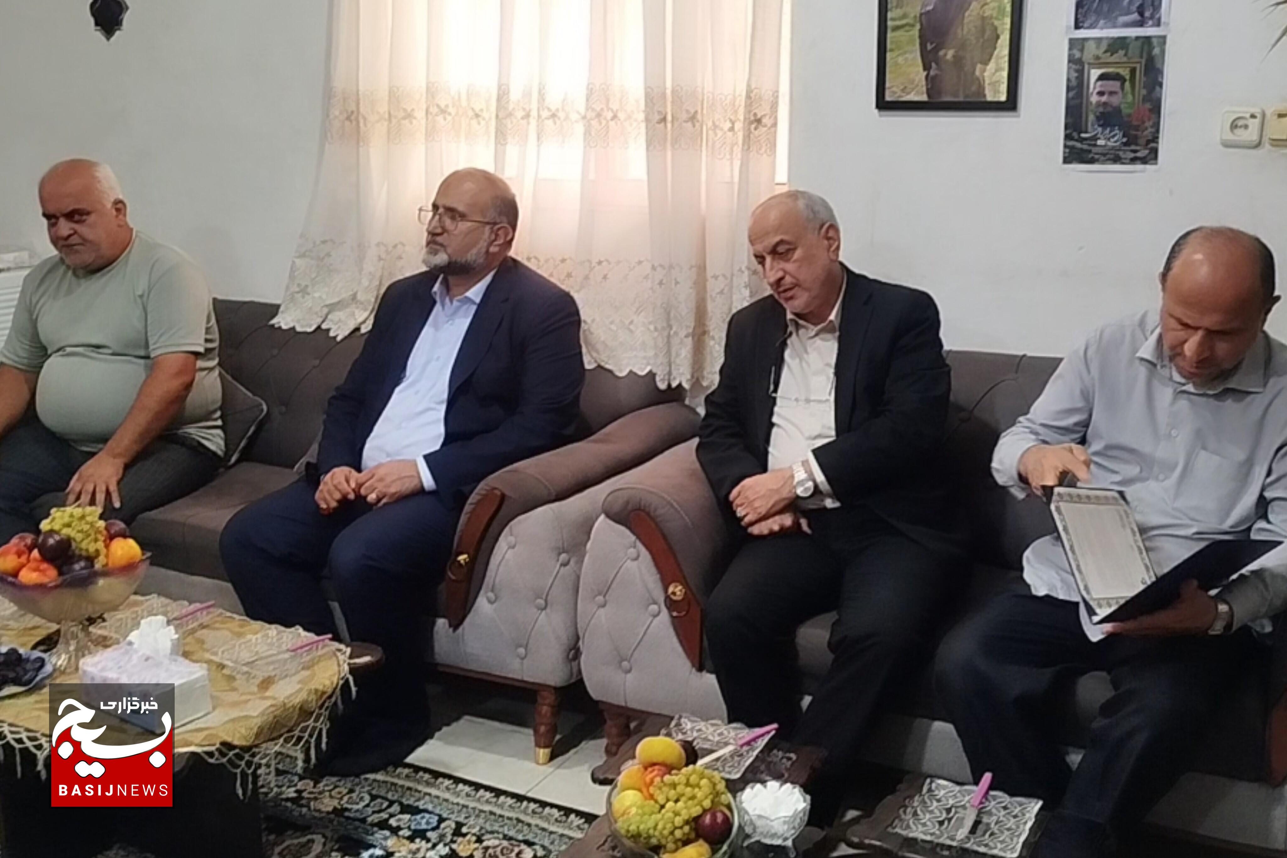 شهدا با نثار جان خود از کیان نظام و تمامیت ارضی کشور دفاع کردند