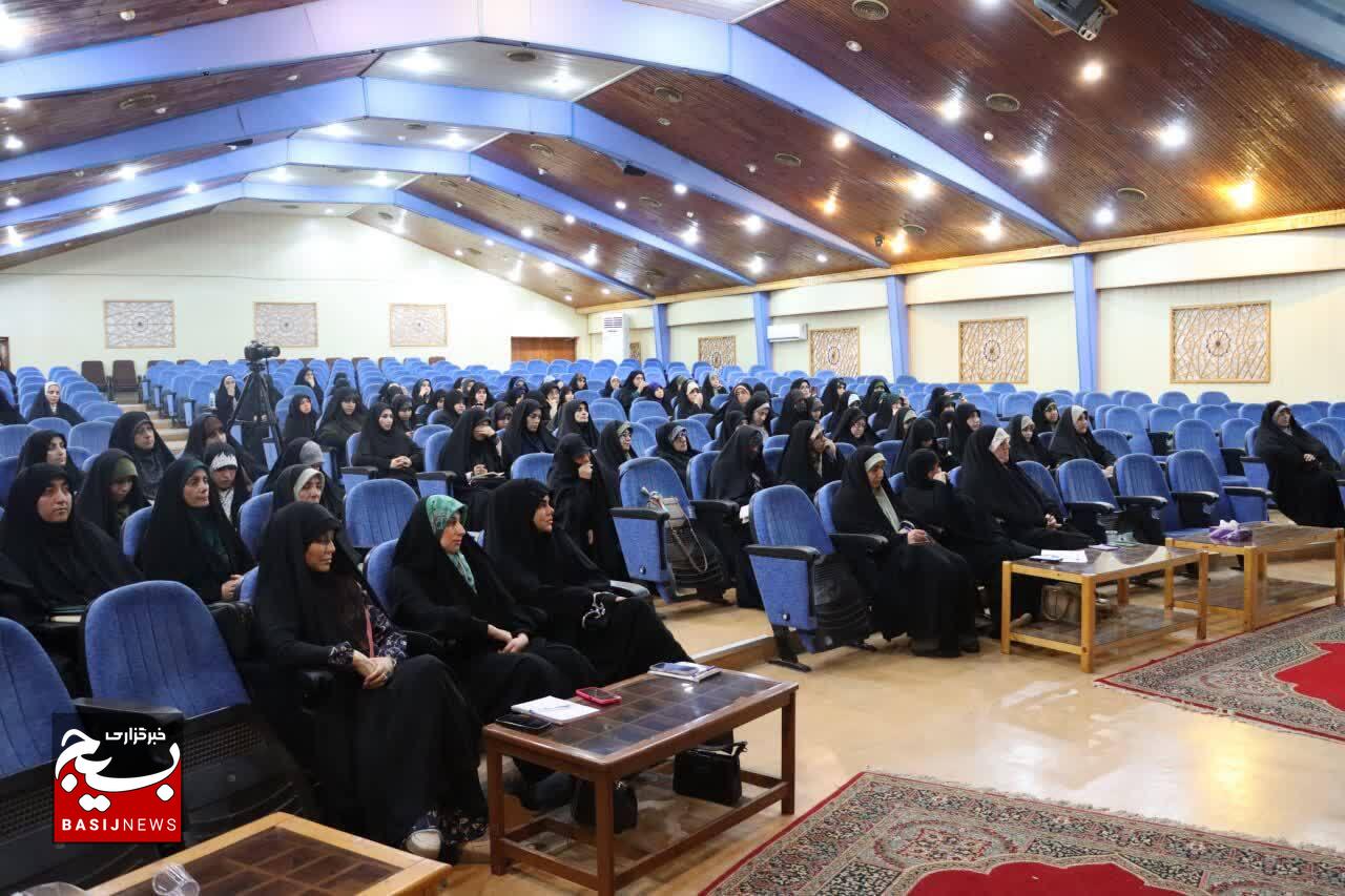 ۱۰۰ کنشگر گیلانی برای مواجهه ایجابی با چالش‌های عفاف و حجاب آموزش دیدند