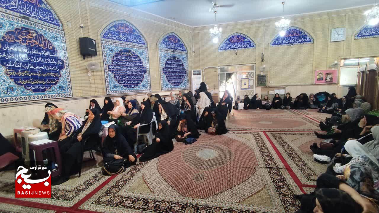 یادواره شهدا خیابان پیروزی به همت بسیج خواهران ناحیه شهید محلاتی برگزار شد