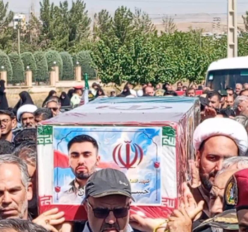 استقبال مردم قزوین از پیکر مطهر خلبان شهید حسین مهدویان 