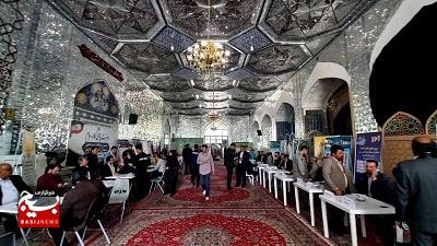 برپایی میز خدمت مسئولین شهرستان کاشمر به مناسبت گرامیداشت هفته دولت