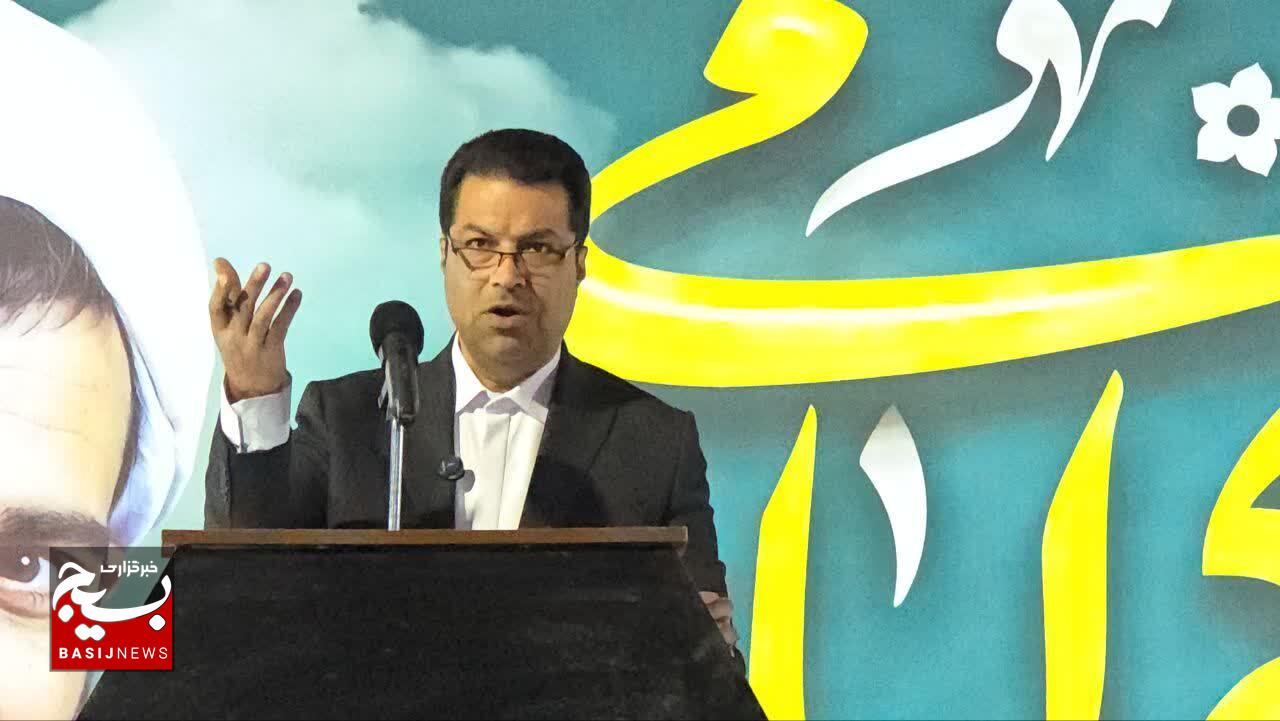 با همدلی بحرانها را پشت سر میگذاریم