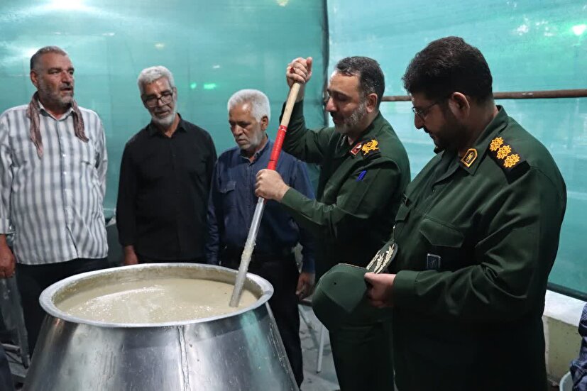 دیدار سردار عمومهدی با خادمان و زائران موکب یادگاران شهدا در اراک