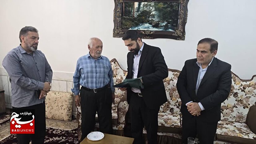 دیدار با کارکنان پیشکسوت آبفا دزفول که در عملیات آبرسانی به رزمندگان اسلام در فاو نقش داشتند