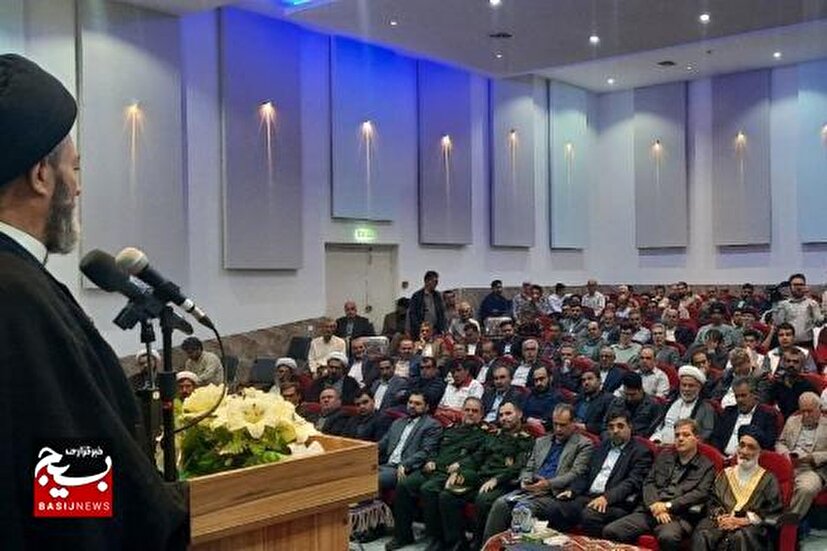 تنازع و اختلاف قدرت مسلمانان را تضعیف می‌کند